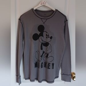 DISNEY STORE GREAT WALL OF CHINA BRICK SILHOUETTE MICKEY GRAY THERMAL TEE SMALL
